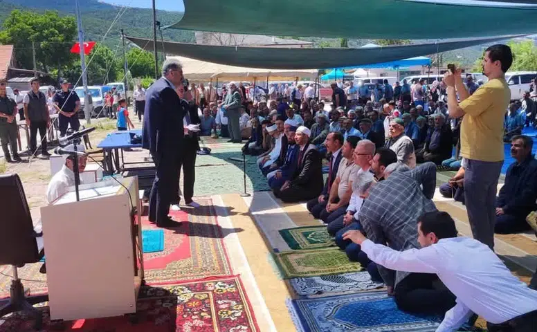Konya’da yüzlerce kişi buluştu! Vekil Erdem de katıldı