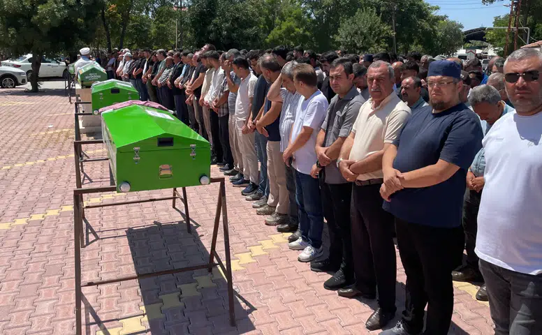 Konya'yı yasa boğan cenaze! Aynı aileden 5 kişi toprağa verildi