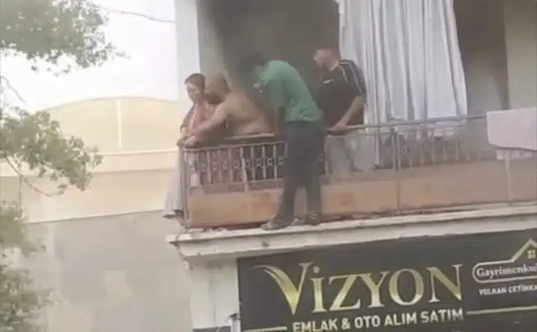Konya’da çarşı merkezinde yangın! Vatandaşlar tahliye edilşot