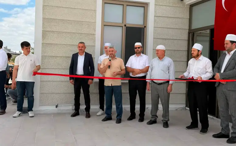 Konya'da o camide ilk cuma namazı! Dualarla ibadete açıldı