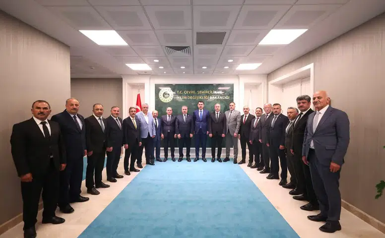 Konyalı Başkan, Bakan Kurum ile görüştü