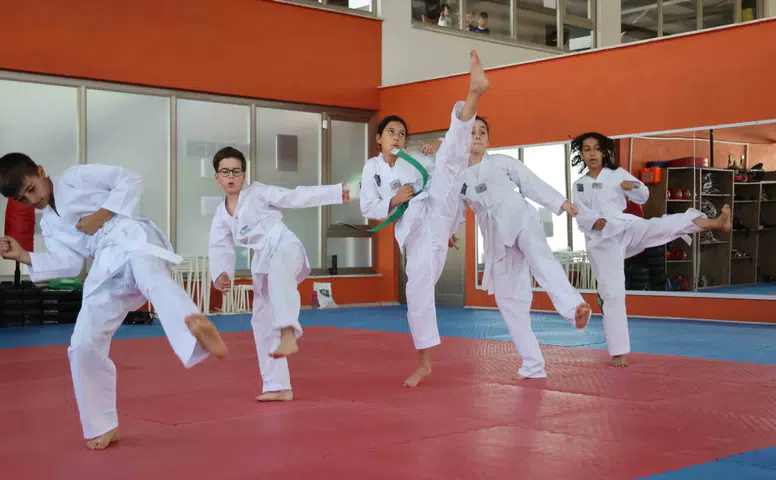 Konya'da çocuklar spor tesislerini doldurdu! Yaz okulları başladı