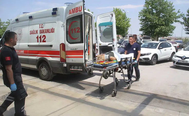 Konya'da şarampole savrulan otomobilde can pazarı