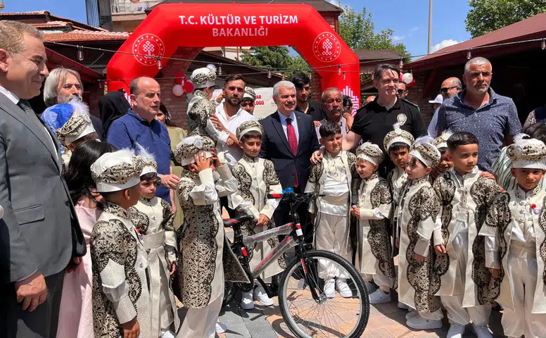Sünnet şöleni! 530 yıllık vakıf geleneği Konya'da yaşatıldı