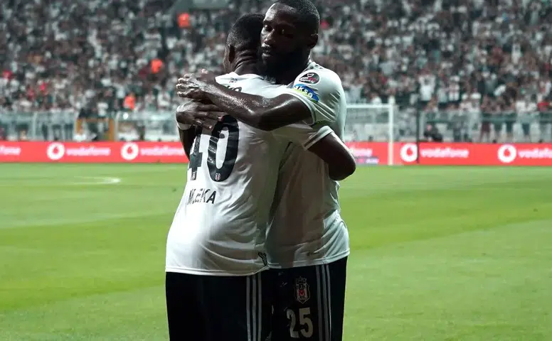 Yakın arkadaş olan iki yıldız, Konyaspor’da yeniden buluştular