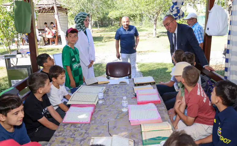 Konya’da çocuklar bu kursta hem Kur’an öğreniyor hem ata biniyor