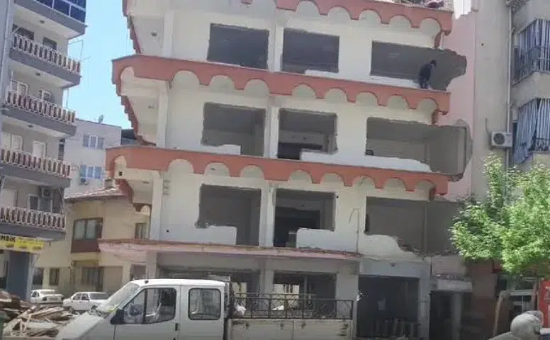 Binaların yıkımında yeni dönem: Yüksek yapılara özel kurallar geliyor