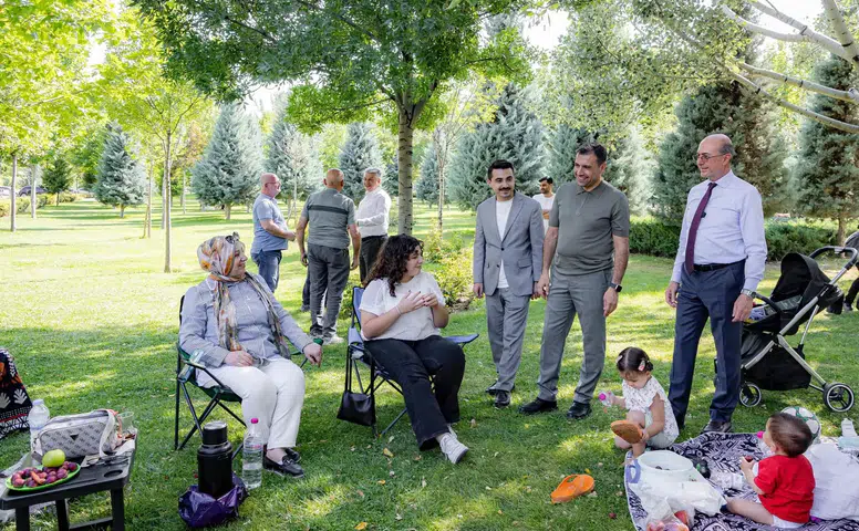 Konyalı Başkanlar, Kanyon Park’ta vatandaşla buluştı
