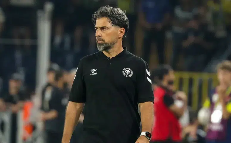 Konyaspor'da İlhan Palut'tan Adil Demirbağ sözleri