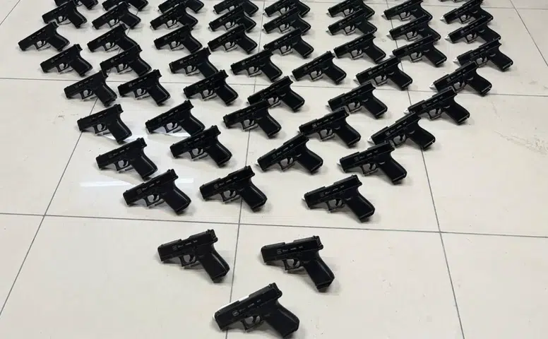 Konya'da kamyonetten cephanelik çıktı! 236 tabanca ele geçirildi