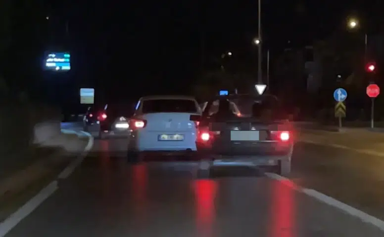 Konya'da trafikte pes dedirten görüntü! Makas ata ata ilerledi