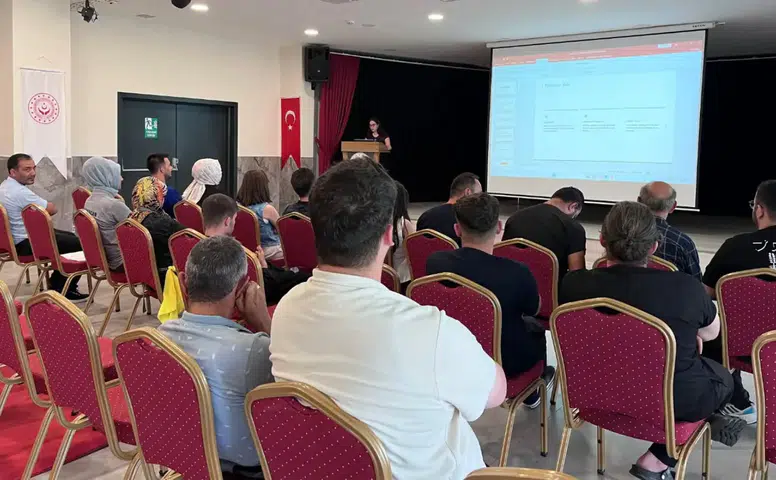 Konya’da huzurevinde çalışanlara eğitim! Acil durumlar ve tükenmişlik konuşuldu
