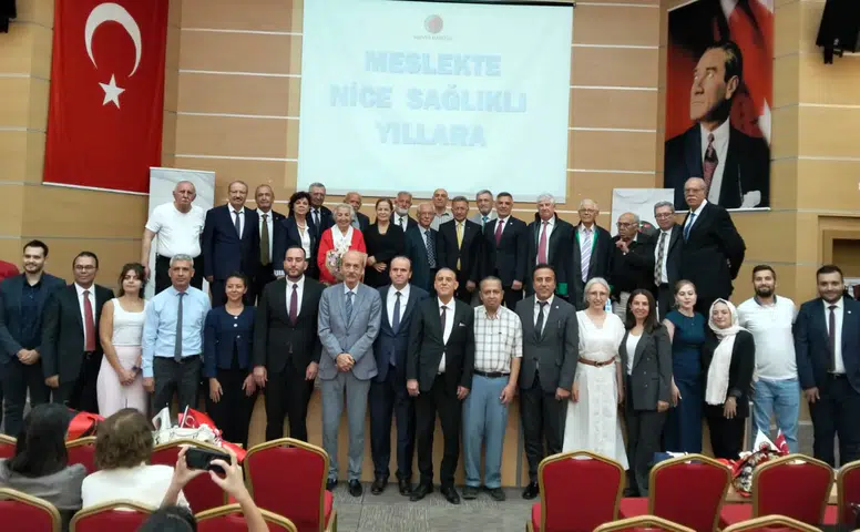 Konya Barosu’nda duygulandıran tören! Meslekte 40 ve 50 yılı geride bıraktılar
