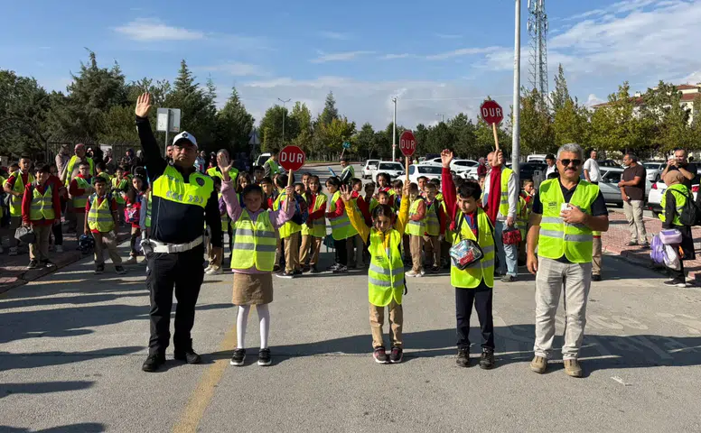 Konya’da öğrenciler artık okula böyle gidecek! YAYABÜS yeniden yollarda