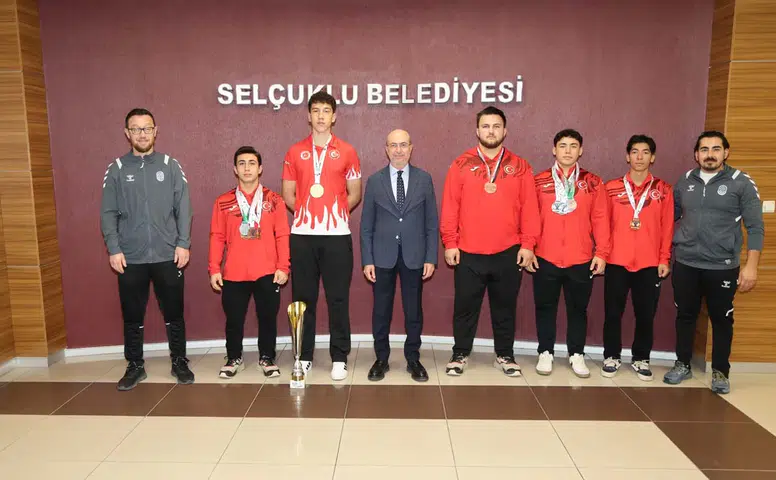 Konya’dan dünya sahnesine! Milli sporcular Başkan Pekyatırmacı’nın konuğu oldu