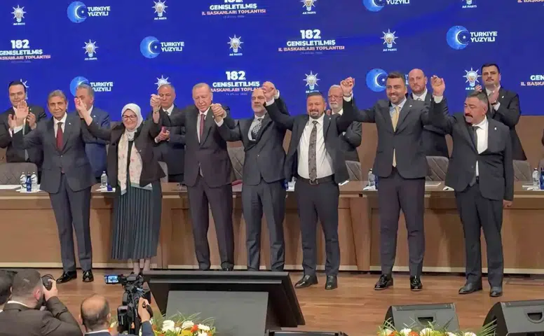 9 belediye başkanı AK Parti’ye katıldı