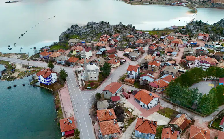 Konya'daki yağışlardan sonra şehir adeta göl haline geldi!