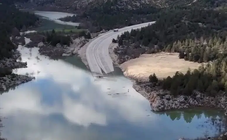 Yeni Antalya-Konya Yolu sular altında kaldı! İşte o görüntüler