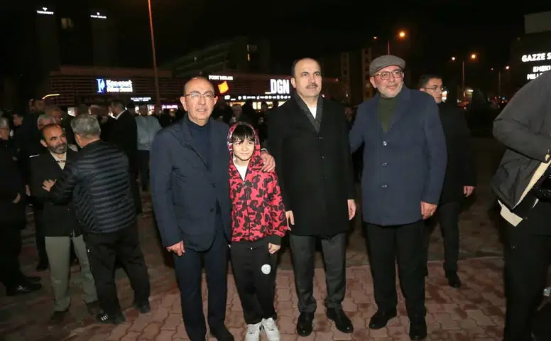 Konya’da Ramazan coşkusu! Başkanlar vatandaşla iç içe