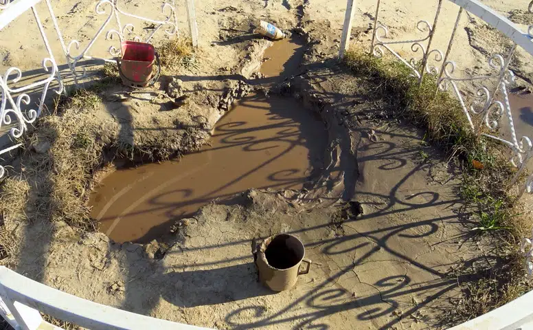 Karaman’da mezarlıktan çıkan şifalı çamur ilgi görüyor