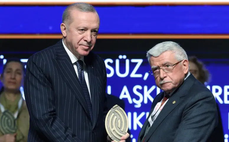 Konya’da büyük gurur! Cumhurbaşkanı’nın ödül verdiği usta gençlere yol gösteriyor