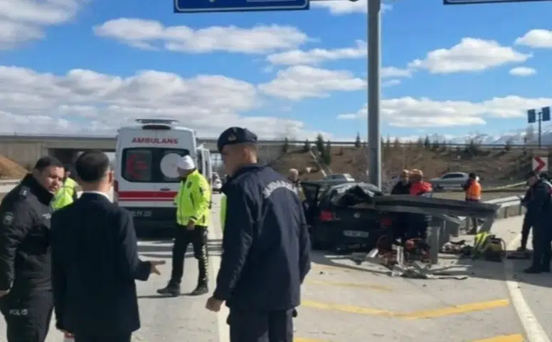 Konya’da iftara saatler kala feci kaza! Anne-baba öldü, çocuk yaralı