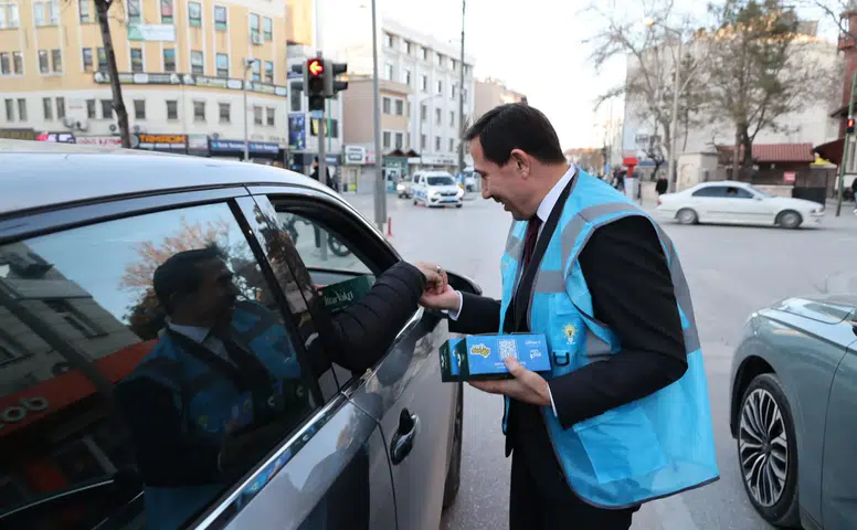 Konyalı Başkanı trafikte gören şaştı kaldı!