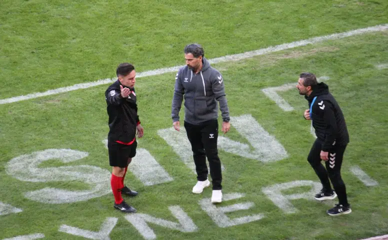 Konyasporlu antrenöre para ve men cezası