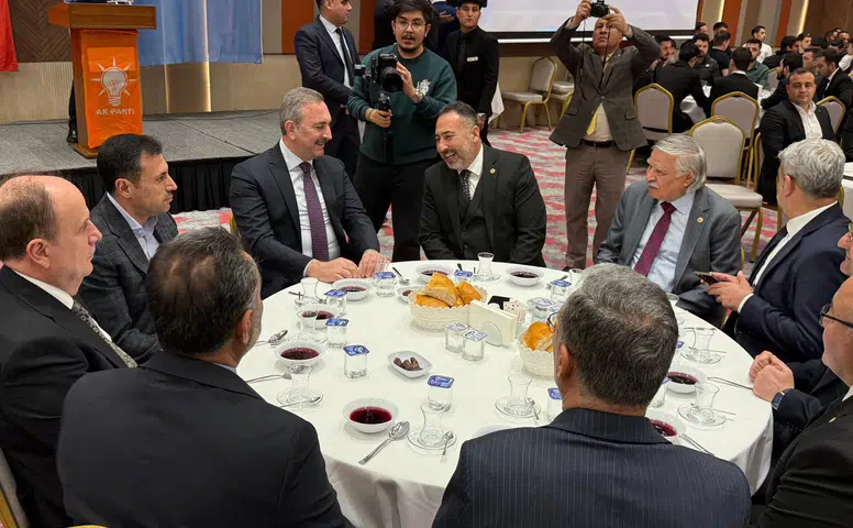 Eski Bakan Konya’da! İlçe ilçe gezdi