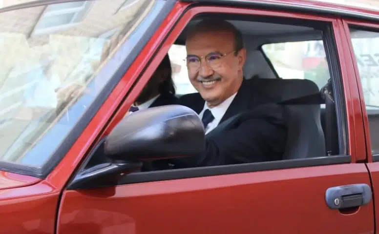 Konyalı Başkan Tofaş’la tura çıktı!  Telefonunu paylaştı, yol arkadaşı arıyor