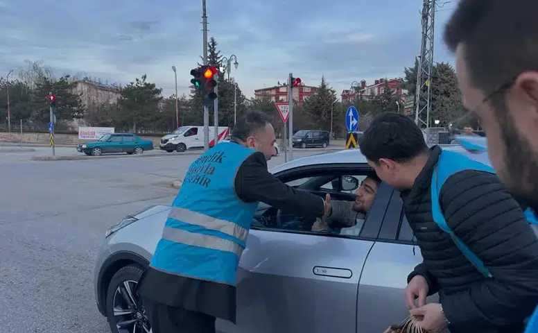 Konya Vekili Mustafa Hakan Özer, trafiğe indi!
