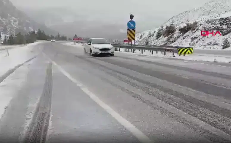 Kar sürprizi! Konya’da o noktaya kar yağdı