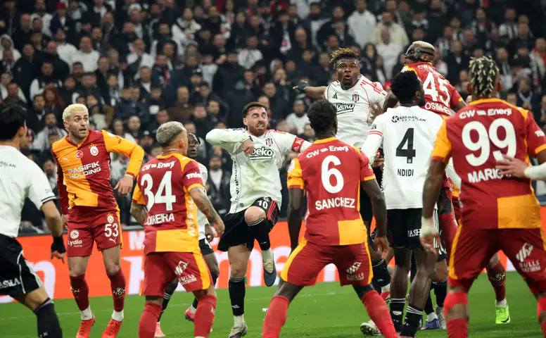 Dev derbide 10 kişi ile Galatasaray güldü