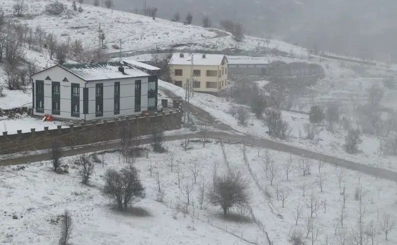 Konya’da kar sürprizi! Bir ilçe beyaza büründü