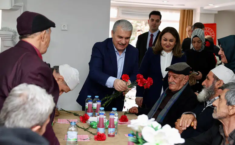 Konya Valisi Akın ve eşinden bayramda büyük jest!