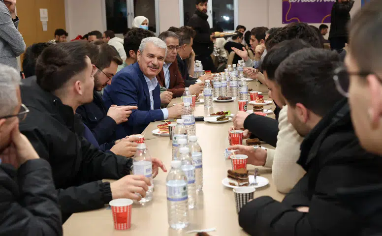 Konya Valisi Akın, bugün de iftarda o isimlerle buluştu