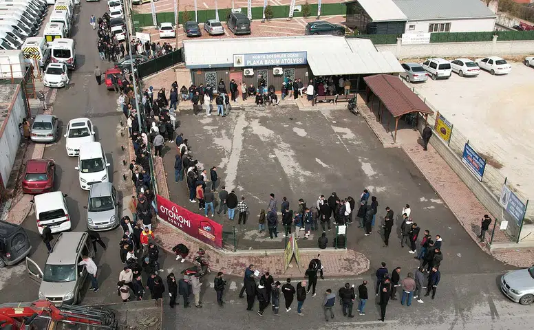 Konya'da plaka değiştirme kuyruğu! 140 bin TL'lik ceza korkuttu