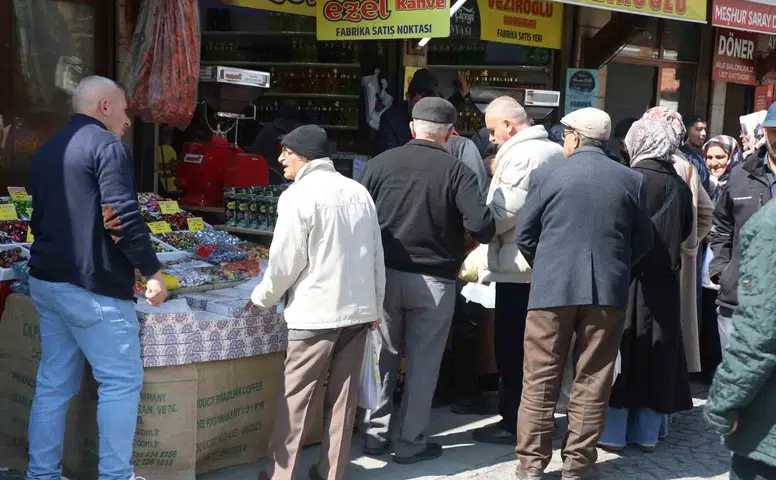 Cepte bayram yok! Konyalılar bayram alışverişinde dertli