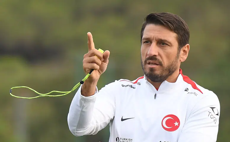 Egemen Korkmaz maçta rahatsızlanarak hasteneye kaldırıldı