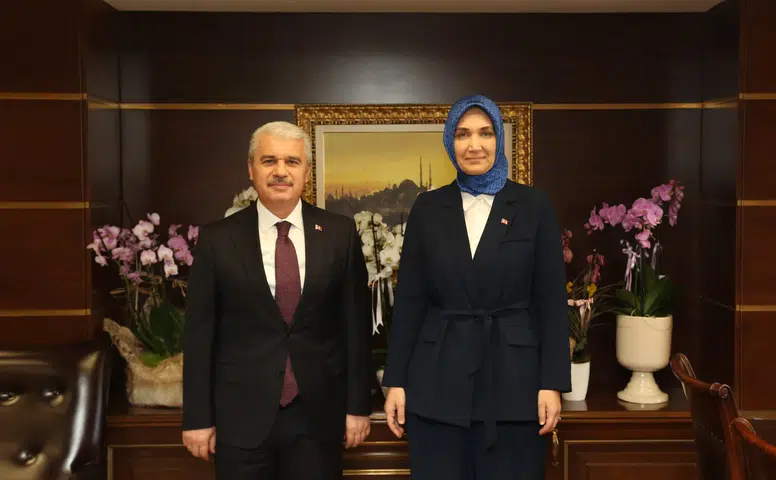 Konya Valisi ilk başörtülü Bakan Yardımcısı ile buluştu