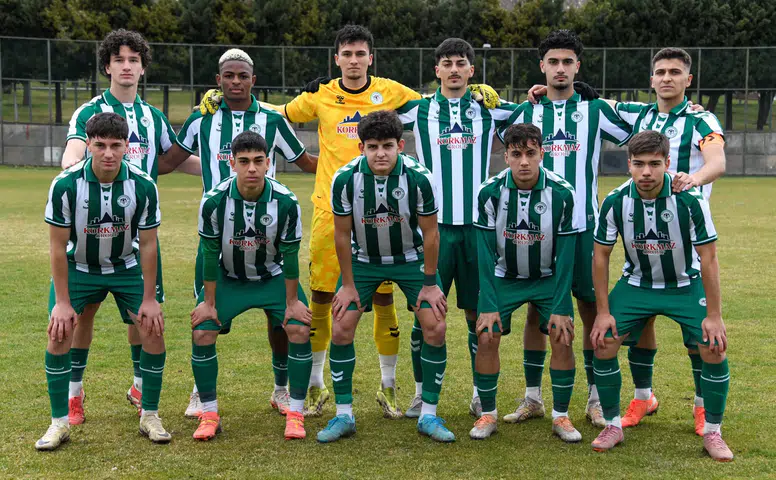 Konyaspor, 5 gollü maçta evinde mağlup