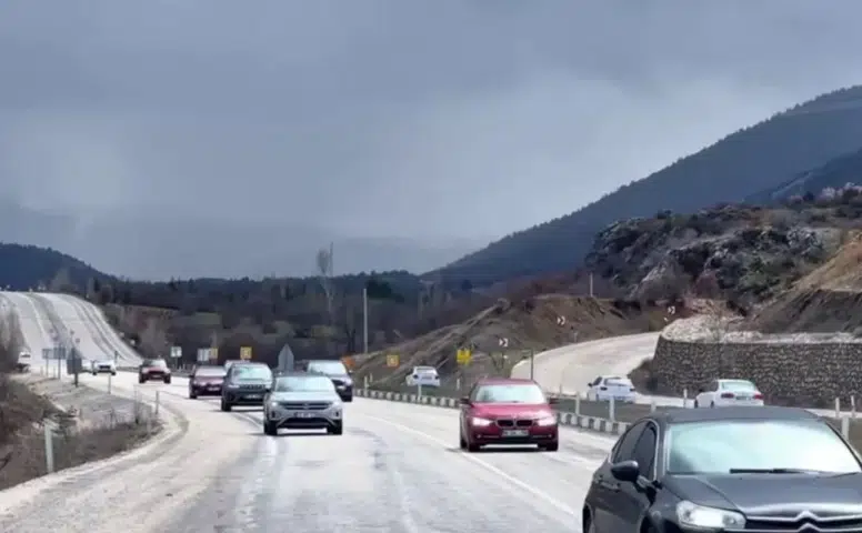 Sürücüler dikkat! Konya-Antalya yolunda bayram dönüşü yoğunluğu