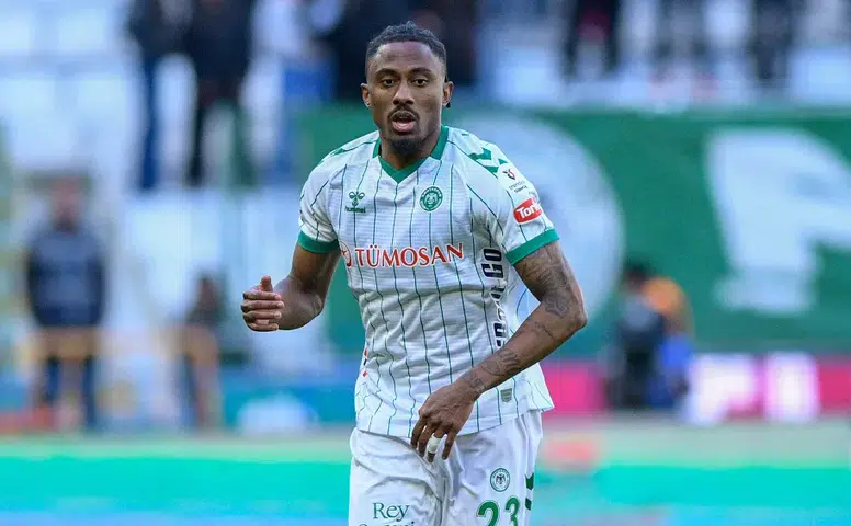 Konyaspor'un Kongolu sağ beki altın karmada