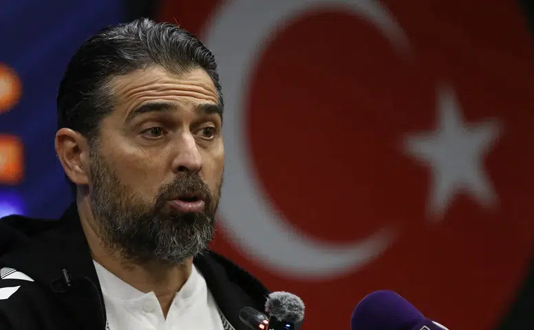 İlhan Palut: "Ligde tamamen rahatlayıp kupaya odaklanacağız"