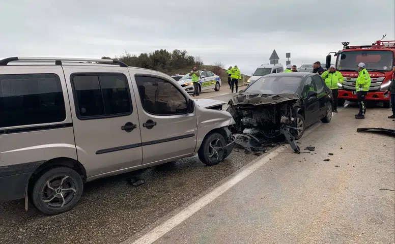 Isparta-Konya Karayolu’nda feci kaza! 8 yaralı