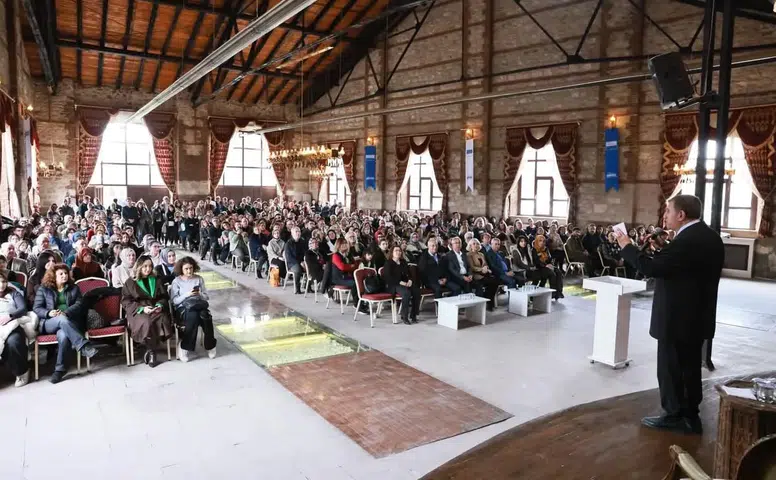 Üstün Dikmen Konya’da! Yoğun ilgi ile karşılaştı