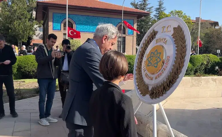 Konya’da 23 Nisan kutlaması! Çelenk sunuldu