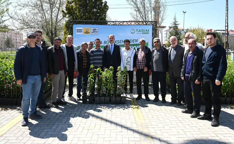 Konya’da çiftçilere dev destek: 31 bin 420 meyve fidanı dağıtıldı