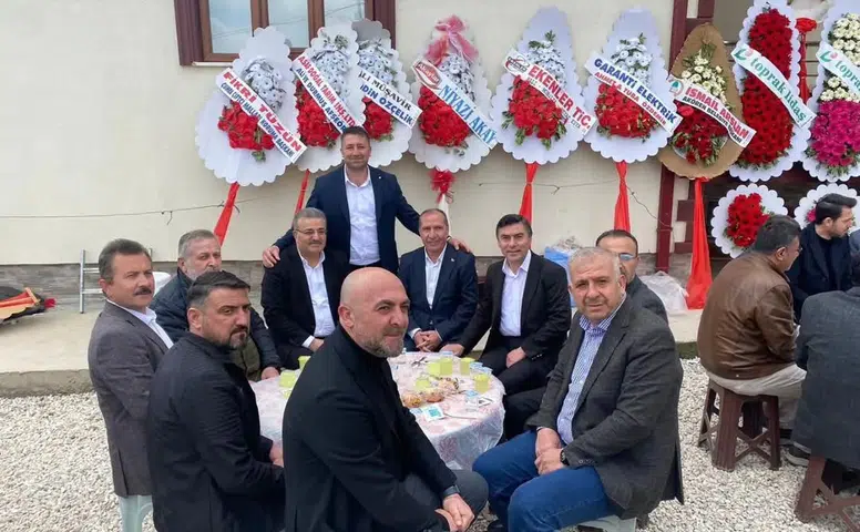 Bakan Yardımcısı Konya’nın meşhur pilavına kaşık salladı