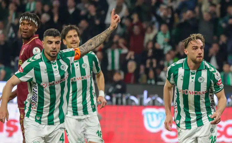 Konyaspor fırtına gibi esiyor! Trabzonspor'u da geçtik